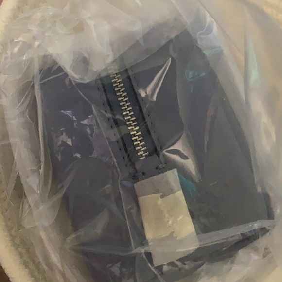 NWT Disney x Coach Cinderella boxy cosmetic case - Picture 5 of 6